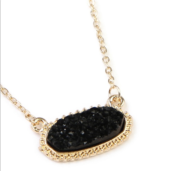 Kendra Scott inspired necklace - Picture 2 of 2